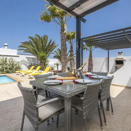 Villa Dulce Vista Costa Papagayo With Large Heated Private Pool & Air Conditioning *